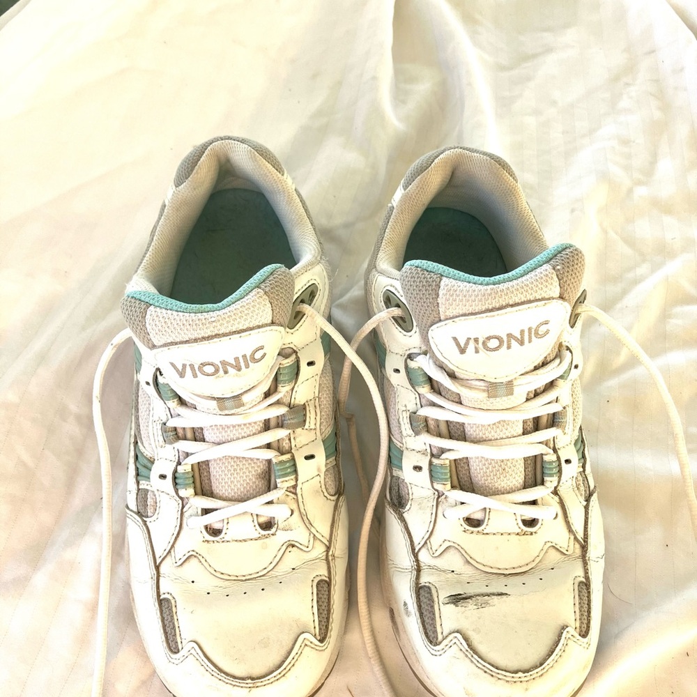 Vionic sneakers
